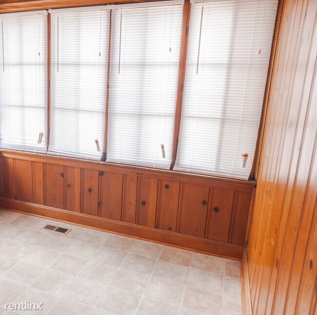 Foto del edificio - 2 br, 1 bath House - 2410 Lowry Avenue N