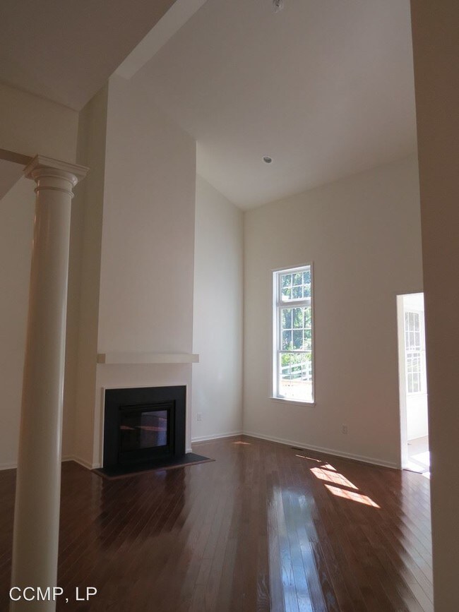 Building Photo - 442 Cedarville Rd