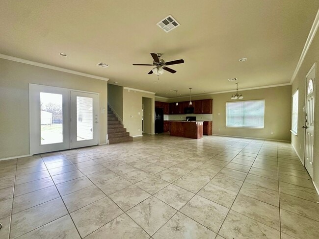 Foto del edificio - Spacious 4-Bed, 5-Bath Home with Large Backyard Minutes from Baylor Campus!