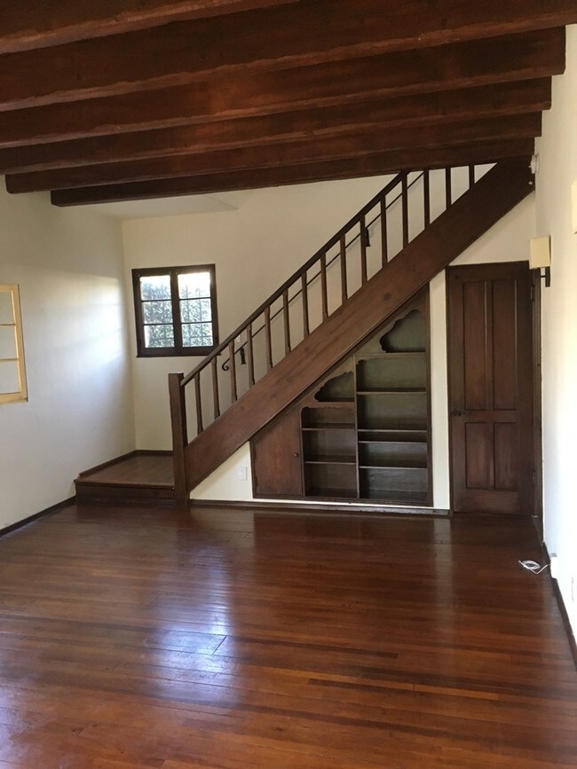 Foto del edificio - 1008-1024-1024 S Orange Grove Ave