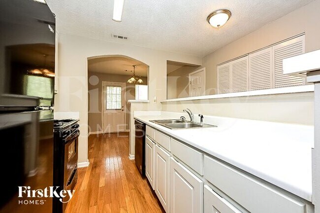 Building Photo - 421 Tina Hely Court