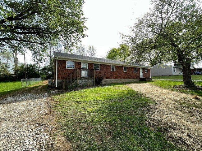 Foto del edificio - 261-263 Stuart Avenue Duplex