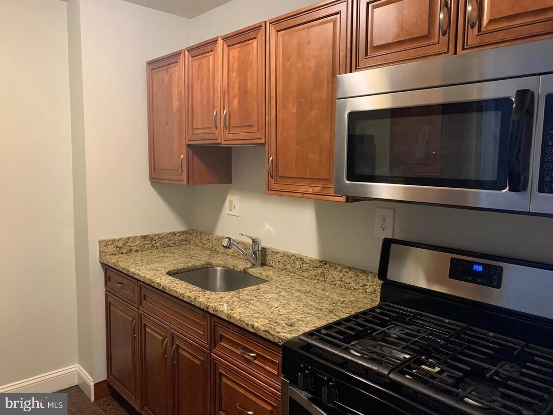 Foto principal - 7521 Riverdale Rd