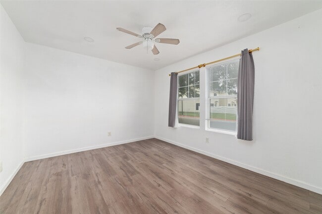 Building Photo - 10106 Farrell Dr