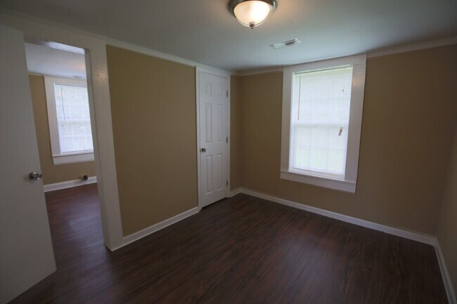 Foto del edificio - Charming 2-Bedroom Home in an Excellent Location – Priced to Move!