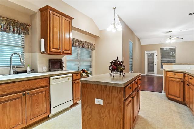 Building Photo - 3504 Llano Tr