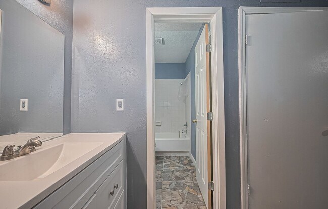 Building Photo - 12615 Brookglade Cir