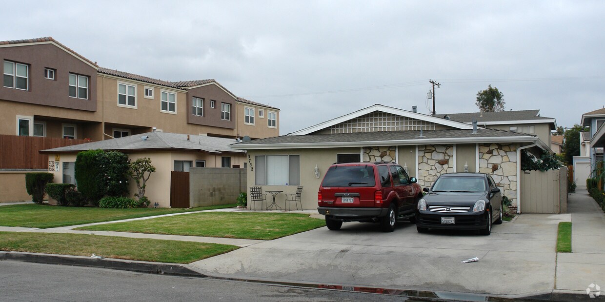 Foto del edificio - 3752-3766 Green Ave