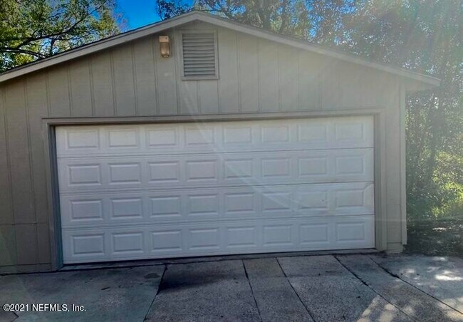 Foto del edificio - 1694 Geraldine Dr