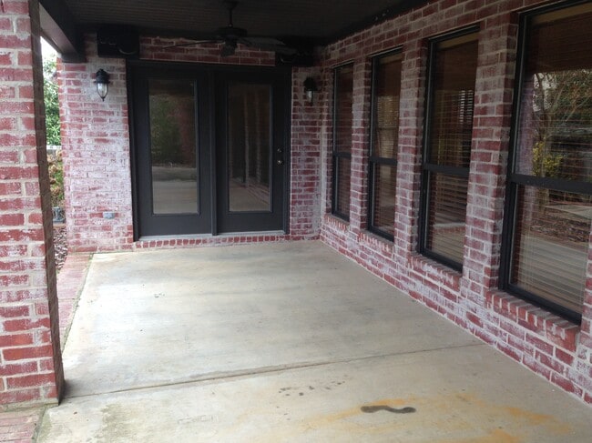 Building Photo - 10 S Joplin Loop