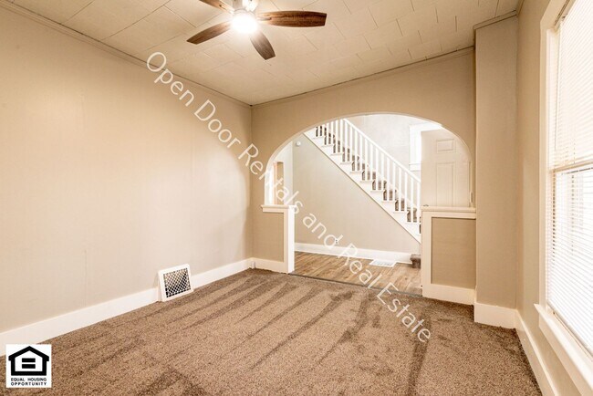 Foto del edificio - 3 bedroom home now available