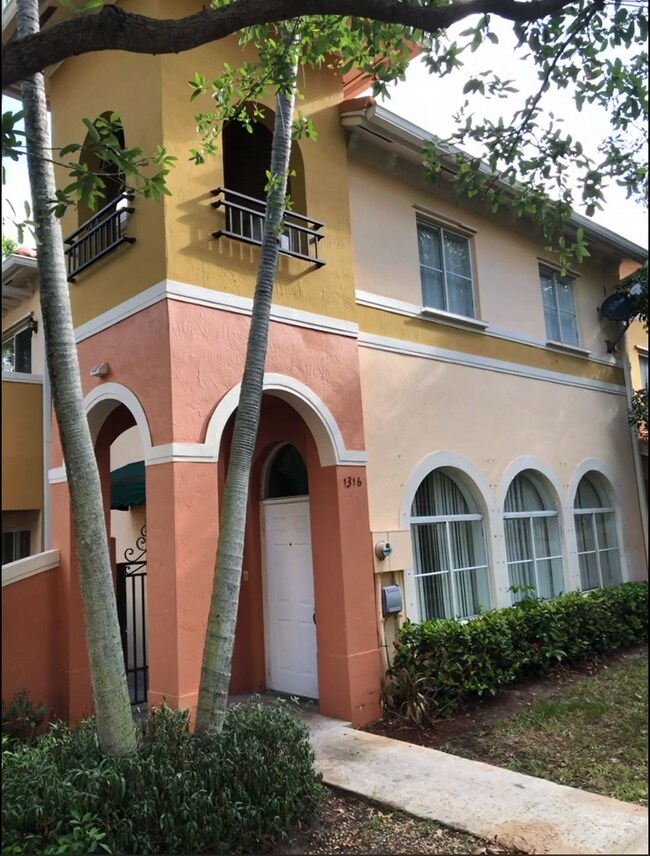 1316 N Santa Catalina Cir, North Lauderdale, FL 33068 Townhome