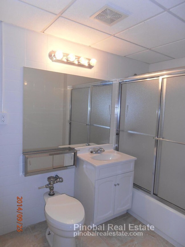 Building Photo - 62 Boylston St