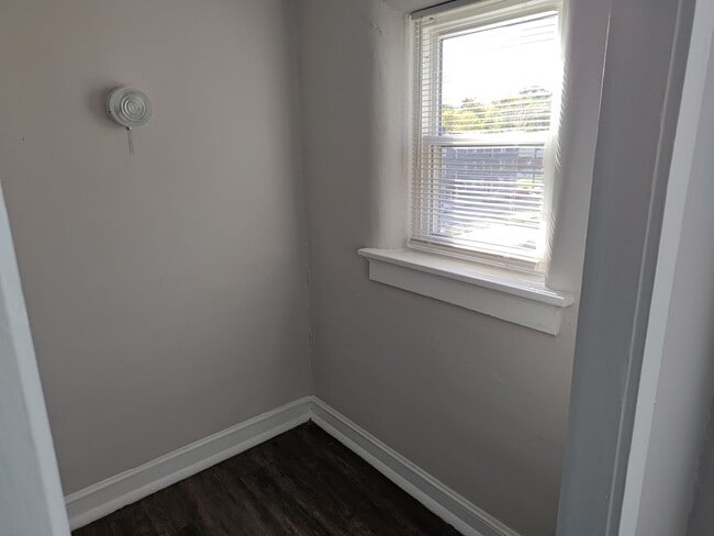 Building Photo - 2526 Bellevue Ave