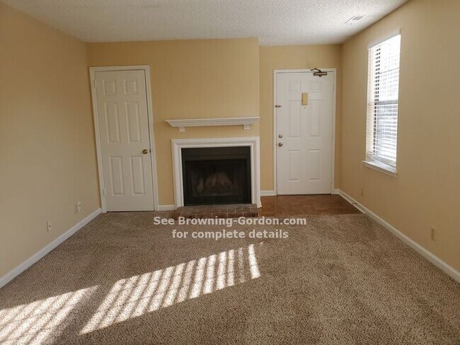 Building Photo - 2 bedroom condo in Brentwood!