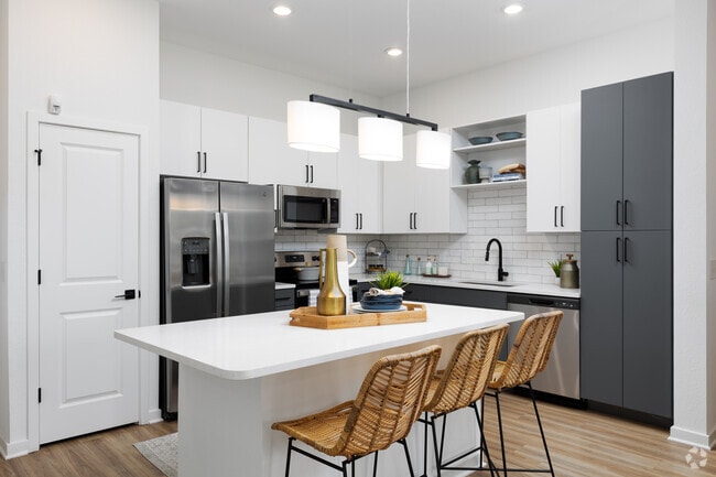 2BR, 2BA - 1088SF - Integra Heights