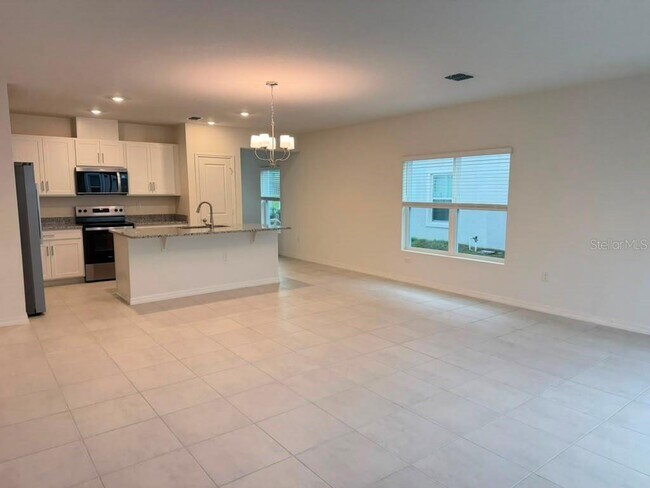 Building Photo - 16615 Luminary Lp