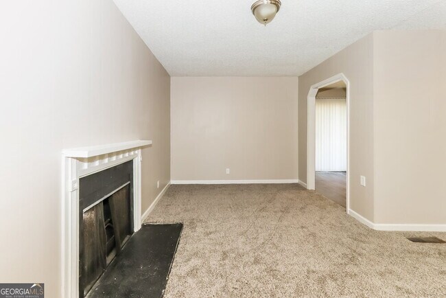 Building Photo - 429 Azalea Dr