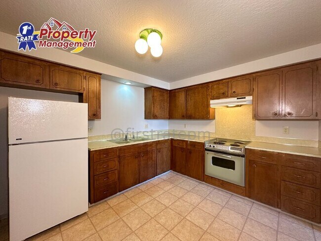 Foto del edificio - 5575 Franklin Rd