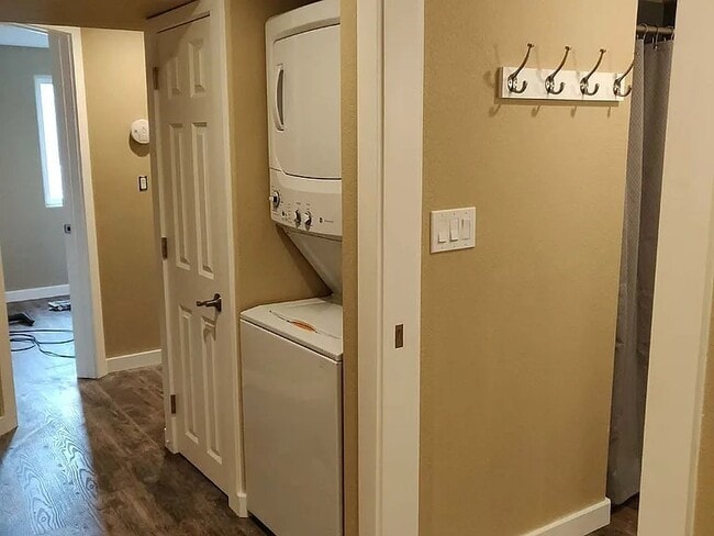 Building Photo - 5414 Fossil Ct N