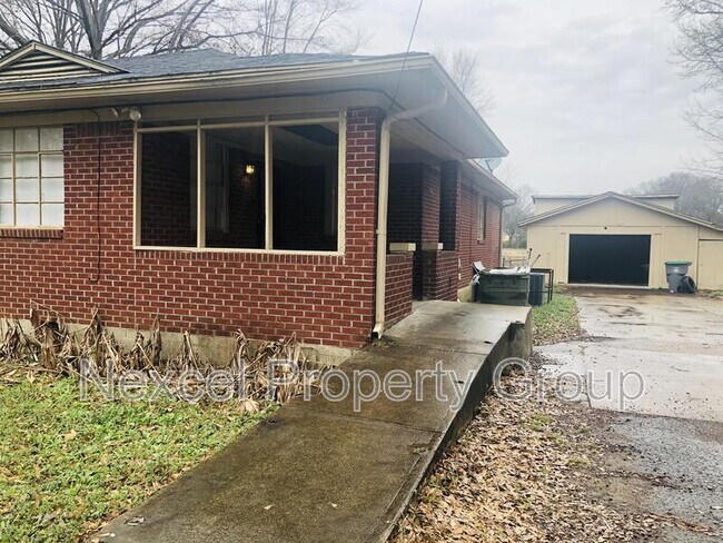 Building Photo - 730 Hale Rd