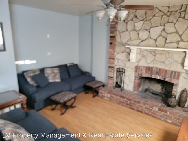 Building Photo - 3 br, 1.5 bath House - 19240 Envoy Avenue