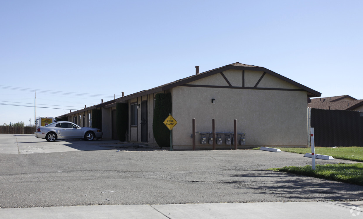 Building Photo - 15972 Sequoia Ave