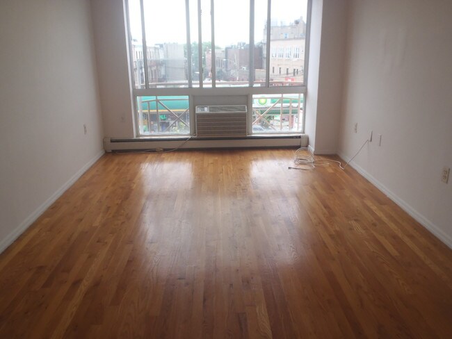 Building Photo - 2856 41st St