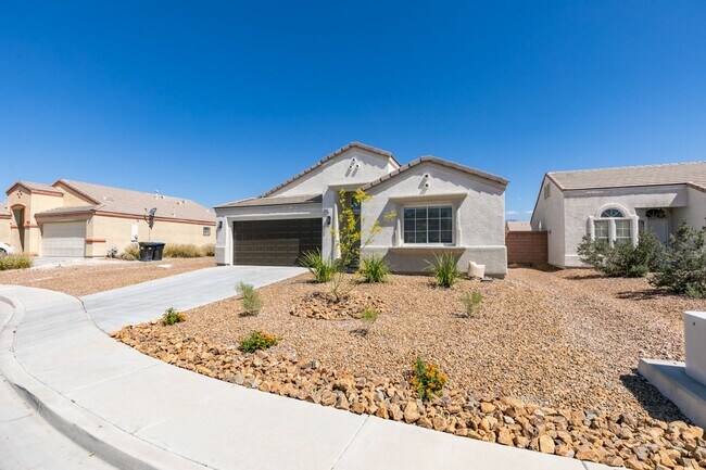 Building Photo - Fully Remodeled 3 bedroom single story rea...