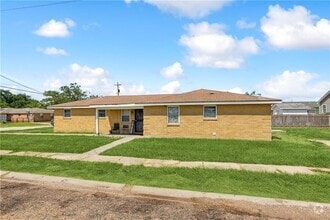 Building Photo - 4701 Rosemont Pl