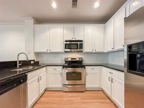 Building Photo - 3001 Murworth Dr