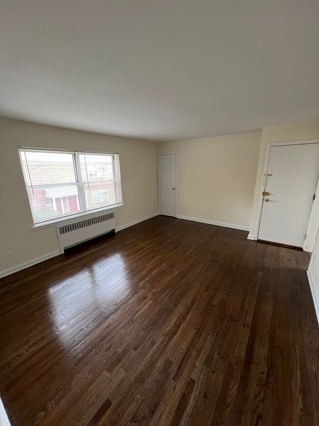 Building Photo - Marjam Realty