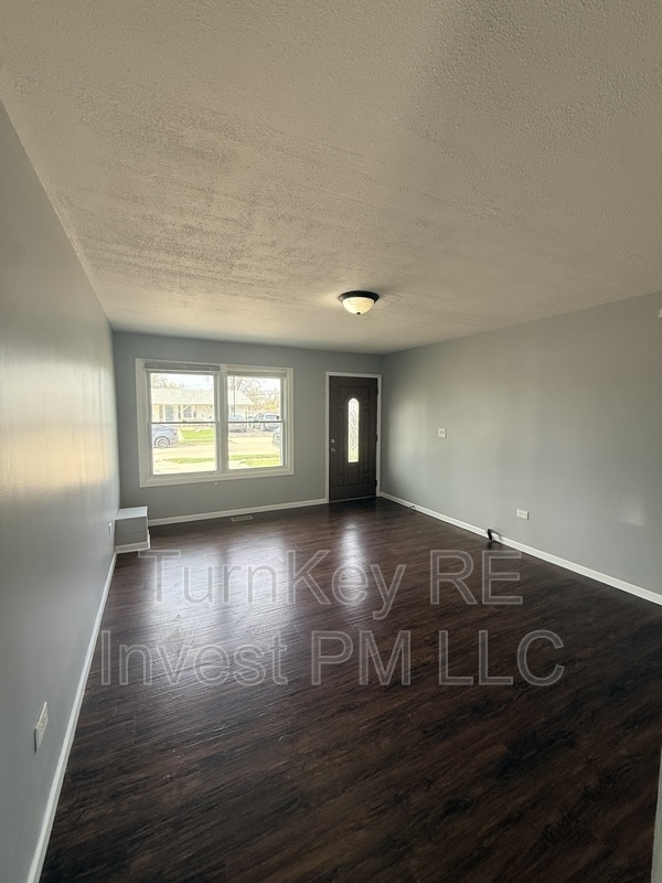 Building Photo - 403 Montrose Dr