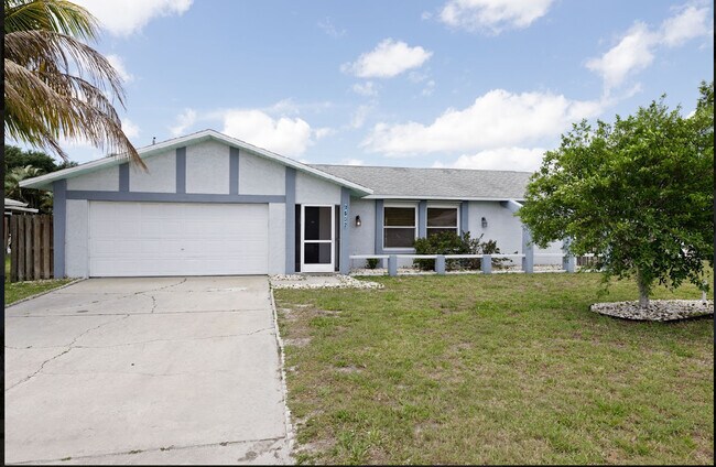 Building Photo - 3402 SE 15th Pl