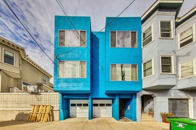 Building Photo - 2 Bedroom Renovated Condo in Noe Valley wi...