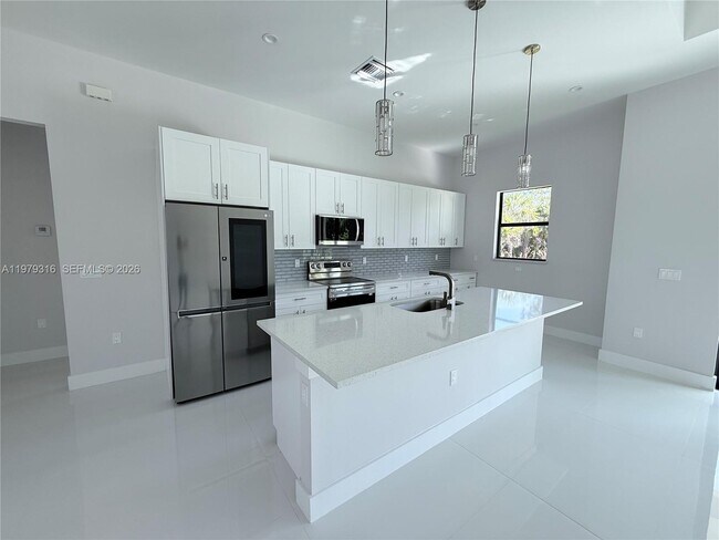 Building Photo - 2266 Desoto Blvd S