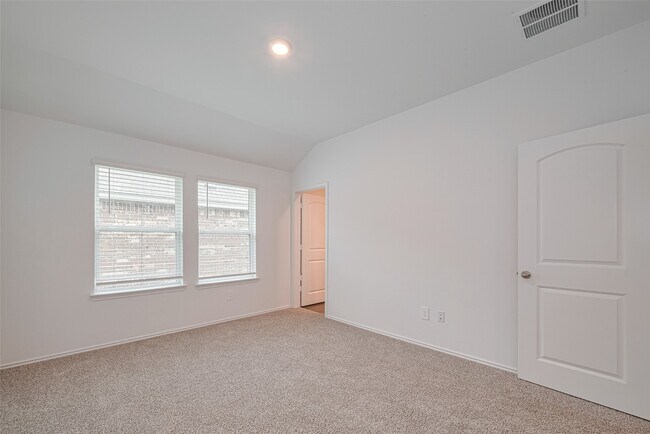 Building Photo - 6018 Alberta Fls Dr