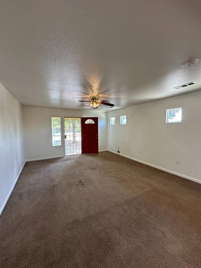 Building Photo - 2253 N San Pablo Ave