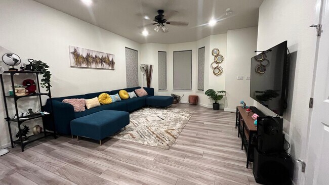 Foto del edificio - 17739 Olive St