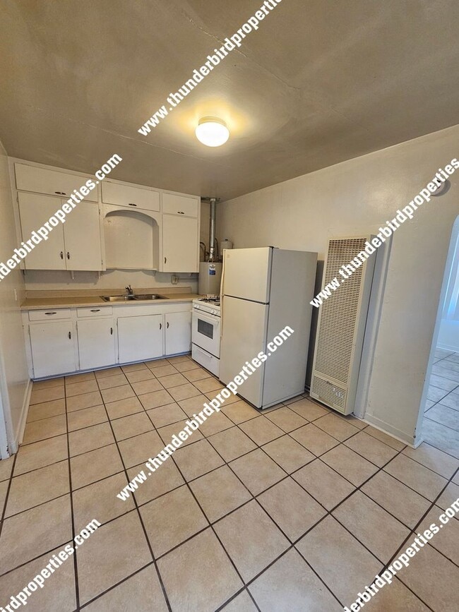 Building Photo - Cute 1 Bedroom, 1 Bathroom with walk in cl...