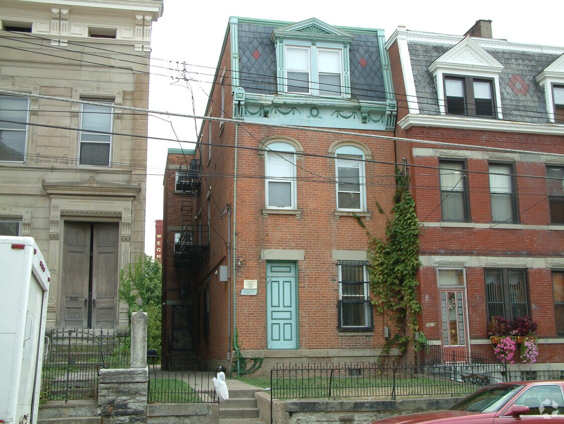 Building Photo - 1017 Dayton St