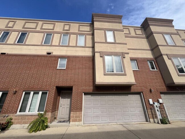 Foto del edificio - 7312 Ogden Ave