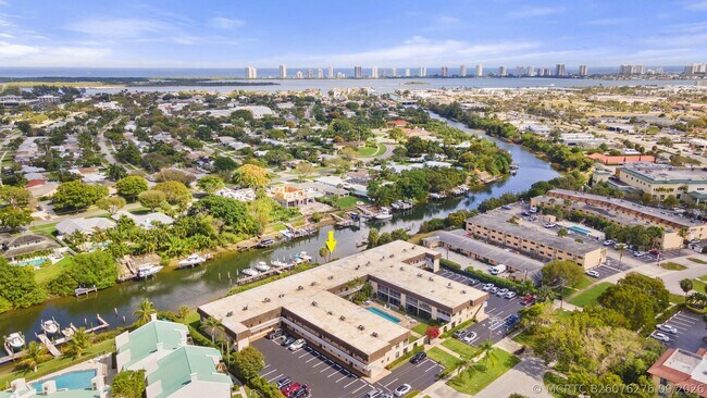 Foto del edificio - 342 Southwind Dr