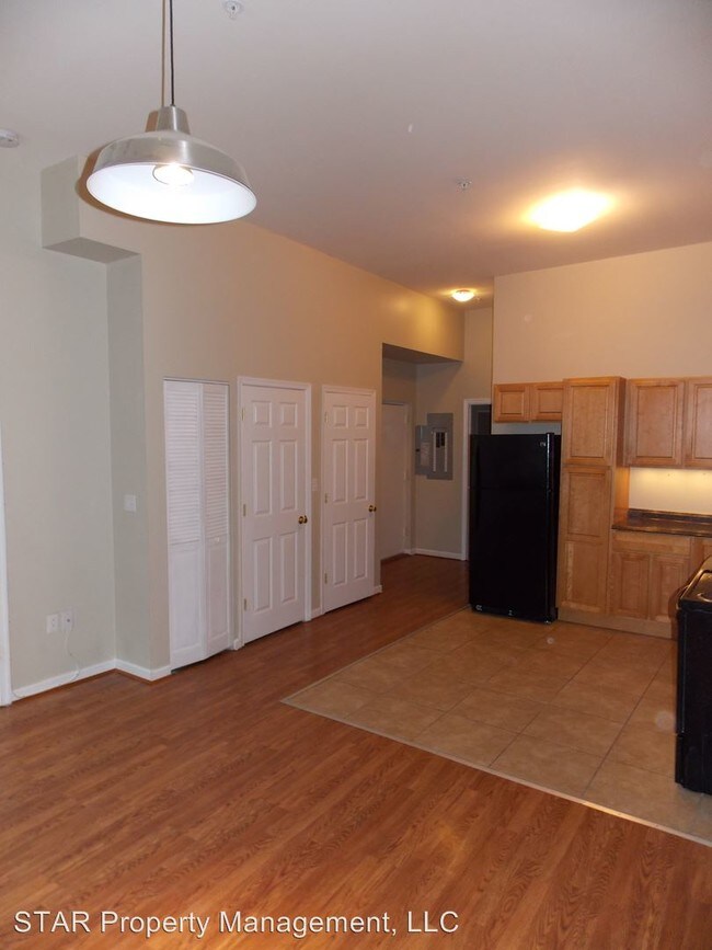 Foto del edificio - 229-231 N Howard St