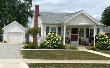 Building Photo - 603 Dearbaugh Ave