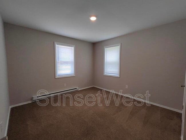 Building Photo - 4401 Layola Ave