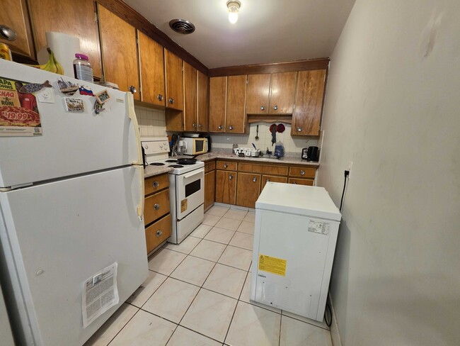 Photo du bâtiment - 332 University Ave