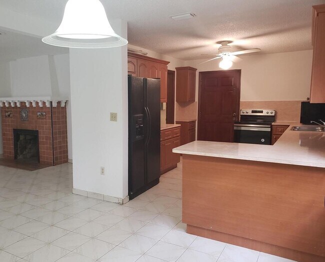 Foto del edificio - 8873 Harding Ave