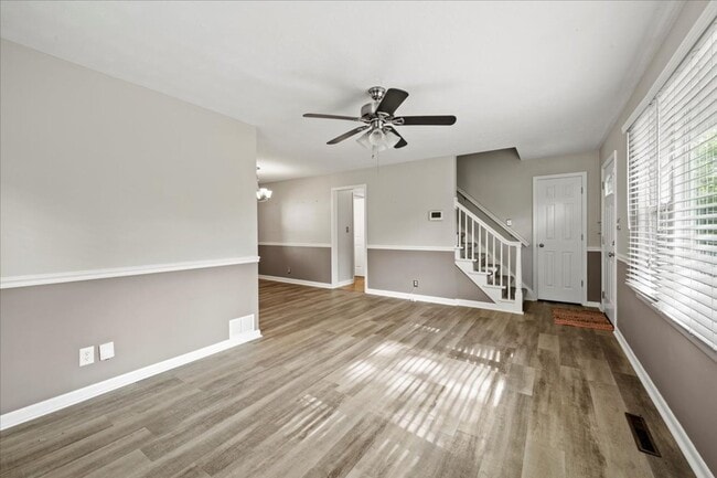 Building Photo - 2113 Pamela Dr