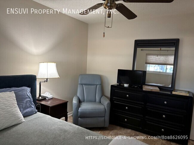 Foto del edificio - 12724 95th St N